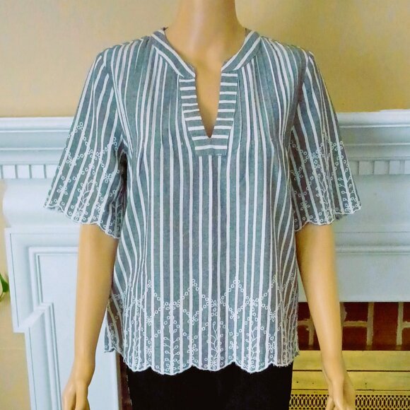 Lucky Brand Stripe Embroidered Top S Short Sleeved V-Neck Gray White Boho Tunic - Picture 2 of 7